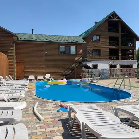 Hirskyy Svitanok فندق *