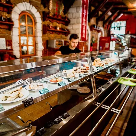 Hirskyy Svitanok فندق *